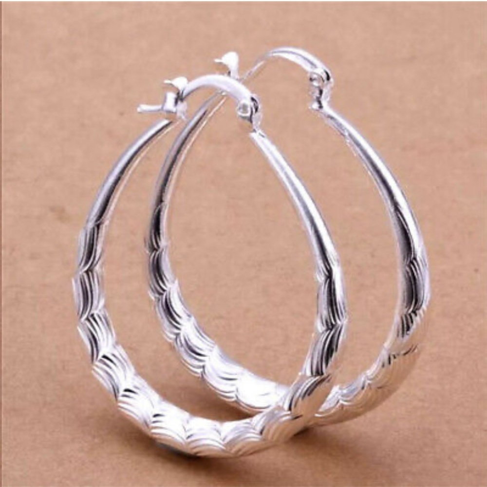 NWT 925 STERLING SILVER PEAR SHAPE EARRINGS